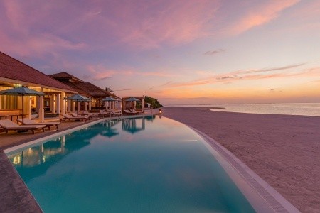 Maldivy  Cinnamon Hakuraa Huraa 9 dňový pobyt Ultra All inclusive Letecky Letisko: Budapešť January 2027 (29/01/27- 6/02/27)