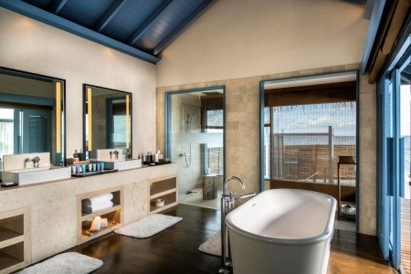 Maldivy  Raffles Maldives Meradhoo Resort 13 dňový pobyt Polpenzia Letecky Letisko: Praha February 2026 (27/02/26-11/03/26)