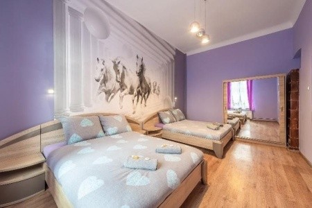 Queen Apartments
