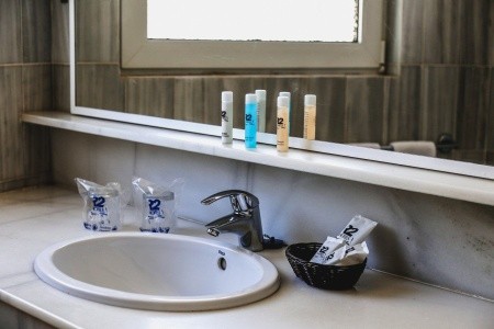 R2 Maryvent Beach Apartment - 11