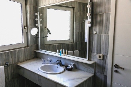 R2 Maryvent Beach Apartment - 12