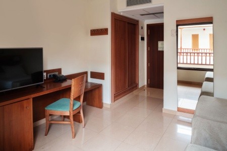 Kanárske ostrovy Lanzarote Checkin Diamar 8 dňový pobyt Polpenzia Letecky Letisko: Budapešť August 2026 (11/08/26-18/08/26)