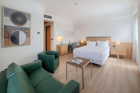 Taliansko Sicília Nh Catania Centro 4 dňový pobyt Raňajky Letecky Letisko: Praha February 2026 ( 4/02/26- 7/02/26)