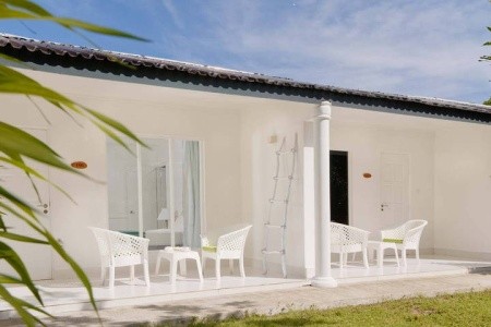 Maldivy  Equator Village 9 dňový pobyt Polpenzia Letecky Letisko: Praha March 2026 ( 2/03/26-10/03/26)