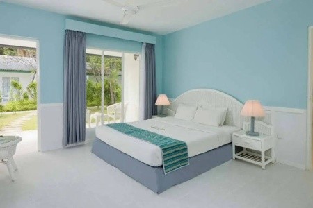 Maldivy  Equator Village 9 dňový pobyt Polpenzia Letecky Letisko: Praha March 2026 ( 2/03/26-10/03/26)