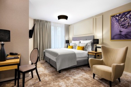 Poľsko Krakov Wawel Queen 5 dňový pobyt Raňajky Vlastná October 2025 (29/10/25- 2/11/25)