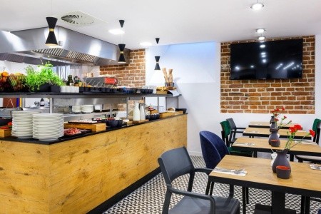 Poľsko Krakov Wawel Queen 5 dňový pobyt Raňajky Vlastná October 2025 (29/10/25- 2/11/25)