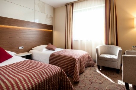 Poľsko Krakov Qubus Kraków 11 dňový pobyt Raňajky Vlastná November 2025 (16/11/25-26/11/25)