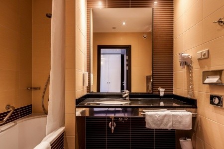 Poľsko Krakov Qubus Kraków 11 dňový pobyt Raňajky Vlastná November 2025 (16/11/25-26/11/25)