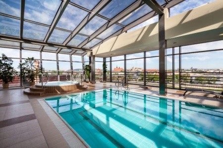 Poľsko Krakov Qubus Kraków 11 dňový pobyt Raňajky Vlastná November 2025 (16/11/25-26/11/25)