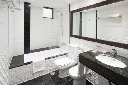 Španielsko Barcelona Catalonia Roma 4 dňový pobyt Raňajky Letecky Letisko: Viedeň February 2026 (18/02/26-21/02/26)