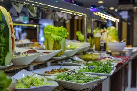 Turecko Alanya Bonapart Sealine Suit 8 dňový pobyt All Inclusive Letecky Letisko: Praha September 2026 ( 5/09/26-12/09/26)