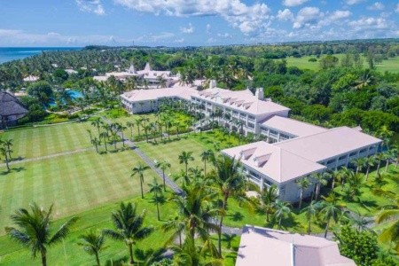 Maurícius Flic en Flac Sugar Beach Resort 17 dňový pobyt All Inclusive Letecky Letisko: Viedeň July 2026 (22/07/26- 7/08/26)