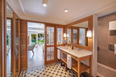 Maurícius Flic en Flac Sugar Beach Resort 17 dňový pobyt All Inclusive Letecky Letisko: Viedeň July 2026 (22/07/26- 7/08/26)