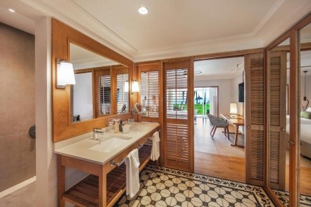 Maurícius Flic en Flac Sugar Beach Resort 17 dňový pobyt All Inclusive Letecky Letisko: Viedeň July 2026 (22/07/26- 7/08/26)