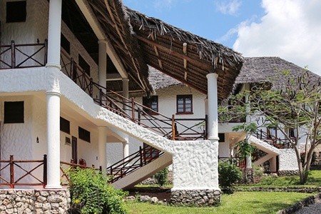Zanzibar Kiwengwa Bluebay Beach Resort & Spa 8 dňový pobyt Polpenzia Letecky Letisko: Praha January 2026 (31/01/26- 7/02/26)