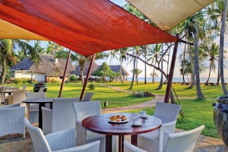 Zanzibar Kiwengwa Bluebay Beach Resort & Spa 8 dňový pobyt Polpenzia Letecky Letisko: Praha January 2026 (31/01/26- 7/02/26)