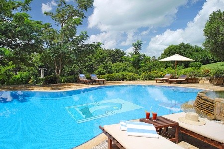 Zanzibar Kiwengwa Bluebay Beach Resort & Spa 8 dňový pobyt Polpenzia Letecky Letisko: Praha January 2026 (31/01/26- 7/02/26)