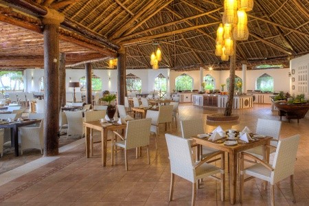 Zanzibar Kiwengwa Bluebay Beach Resort & Spa 8 dňový pobyt Polpenzia Letecky Letisko: Praha January 2026 (31/01/26- 7/02/26)