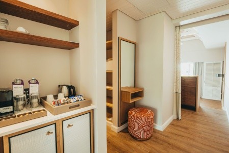Maurícius  Radisson Blu Azuri Resort & Spa (Roches Noires) 12 dňový pobyt Polpenzia Letecky Letisko: Praha April 2027 ( 6/04/27-17/04/27)