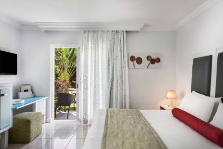 Maurícius Belle Mare Ambre Resort 9 dňový pobyt Polpenzia Letecky Letisko: Viedeň May 2026 (24/05/26- 1/06/26)