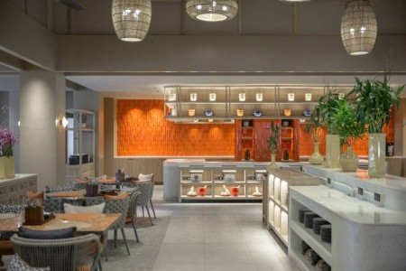 Thajsko Phuket Centara Karon Resort 8 dňový pobyt Raňajky Letecky Letisko: Viedeň February 2026 (26/02/26- 5/03/26)