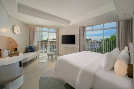 Thajsko Phuket Centara Karon Resort 8 dňový pobyt Raňajky Letecky Letisko: Viedeň February 2026 (26/02/26- 5/03/26)