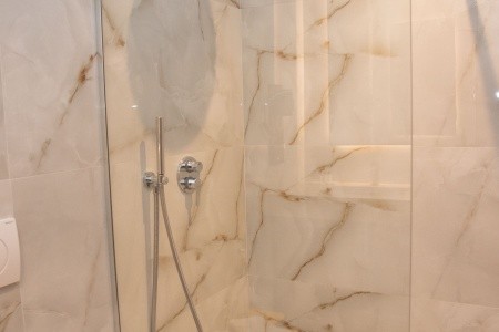 Albánie, Durrës, Adria Palace (Ex. Rinia 2), za <span>19.119</span> Kč