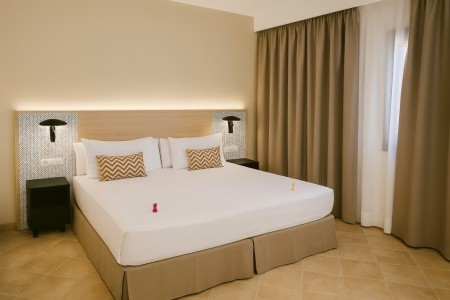 Arena Castillo Apartments - 8