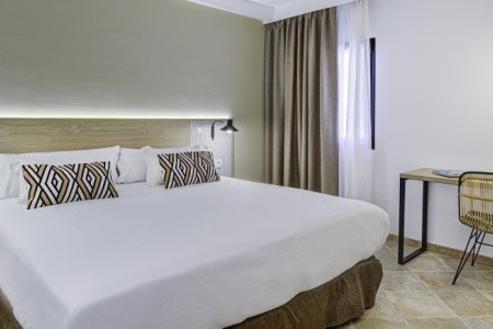 Arena Castillo Apartments - 12