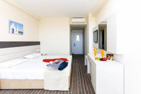 Cyprus Ayia Napa Christofinia 12 dňový pobyt Raňajky Letecky Letisko: Praha May 2026 (22/05/26- 2/06/26)