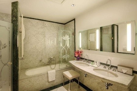 Taliansko Florencia Nh Firenze 7 dňový pobyt Raňajky Vlastná February 2026 (16/02/26-22/02/26)