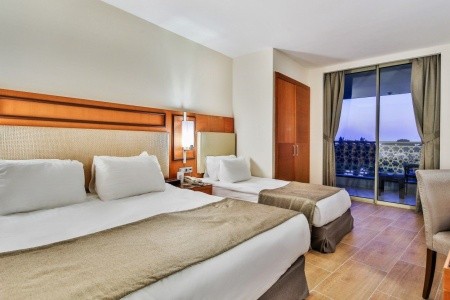 Crystal Prestige Elite (Ex. Le Chateau De Prestige) - 10