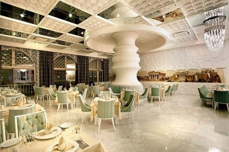 Royal Holiday Palace - 10