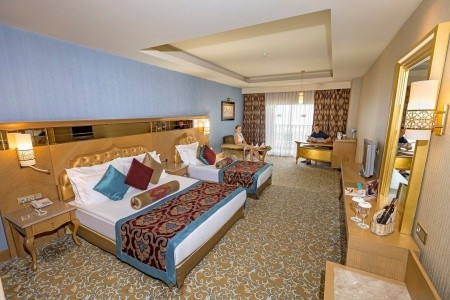 Royal Holiday Palace - 19