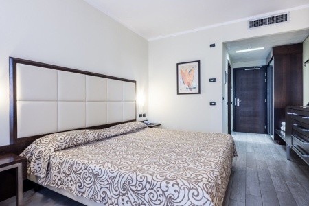 Taliansko Lago di Garda Parc (Peschiera Del Garda) 15 dňový pobyt Polpenzia Vlastná May 2026 (17/05/26-31/05/26)