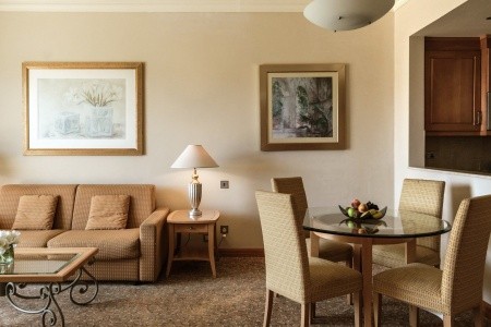 Malta Mellieha Radisson Blu Resort & Spa, Malta Golden Sands 7 dňový pobyt Polpenzia Letecky Letisko: Viedeň March 2026 (12/03/26-18/03/26)