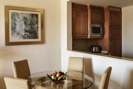 Malta Mellieha Radisson Blu Resort & Spa, Malta Golden Sands 7 dňový pobyt Polpenzia Letecky Letisko: Viedeň March 2026 (12/03/26-18/03/26)