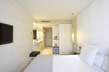 Španielsko Barcelona Grums 6 dňový pobyt Bez stravy Letecky Letisko: Bratislava March 2026 ( 8/03/26-13/03/26)