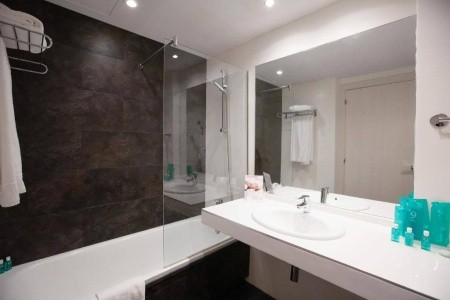 Španielsko Barcelona Silken Concordia 4 dňový pobyt Raňajky Letecky Letisko: Praha February 2026 (24/02/26-27/02/26)