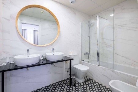 Španielsko Costa Del Sol Soho Boutique Urban 4 dňový pobyt Bez stravy Letecky Letisko: Viedeň July 2026 (28/07/26-31/07/26)