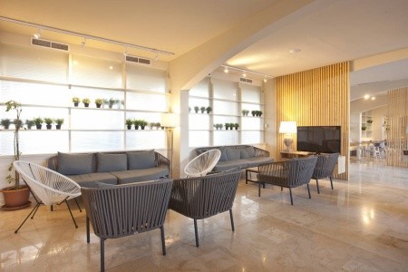 Španielsko Mallorca Bahía Pollensa Aparthotel 7 dňový pobyt Raňajky Letecky Letisko: Viedeň July 2026 (29/07/26- 4/08/26)