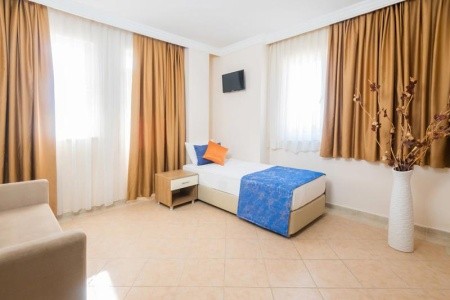 Catty Cats Garden - 37