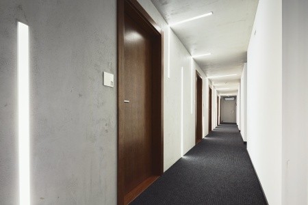 Poľsko Krakov New Port 9 dňový pobyt Raňajky Vlastná March 2027 (15/03/27-23/03/27)