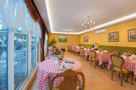 Antique Roman Palace - 11