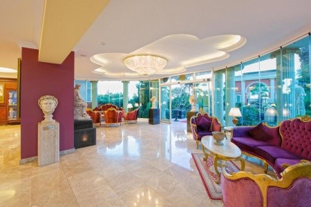 Antique Roman Palace - 14