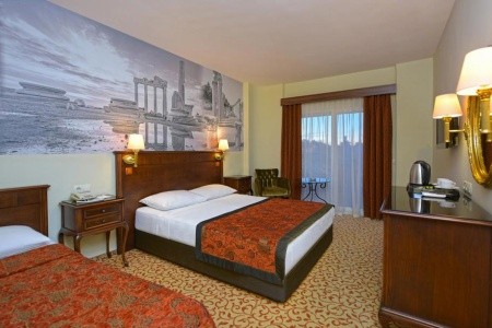 Antique Roman Palace - 15