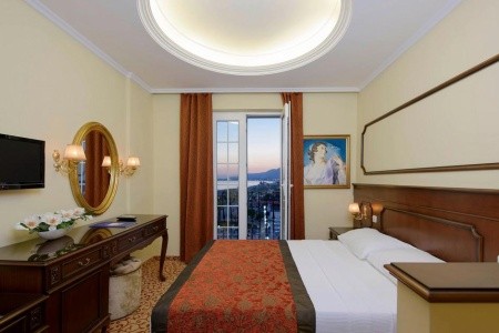 Antique Roman Palace - 16