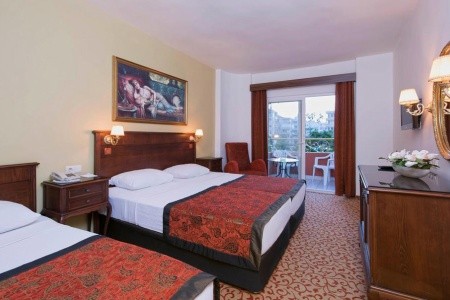 Antique Roman Palace - 17