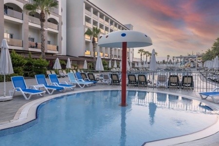 Port River Hotel & Spa - 4